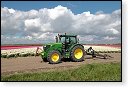 john deere 6135r tulpenveld landbouw veeteelt industrie vee polder agrarisch agricultuur milieu klimaat stikstof co2 bio ecologisch biologisch natura2000 planetproof natura 2000 veehouderij